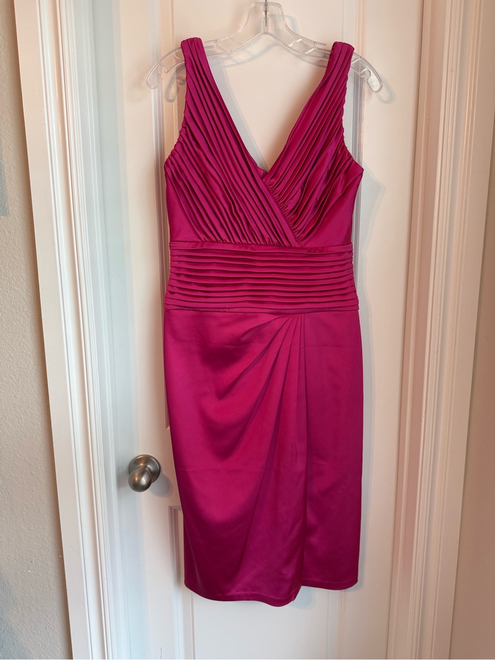 Elegant Fuchsia Pleated V-Neck Sheath Dress